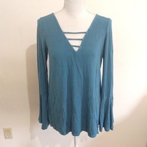 AMERICAN EAGLE Soft and Sexy blue flare sleeve top